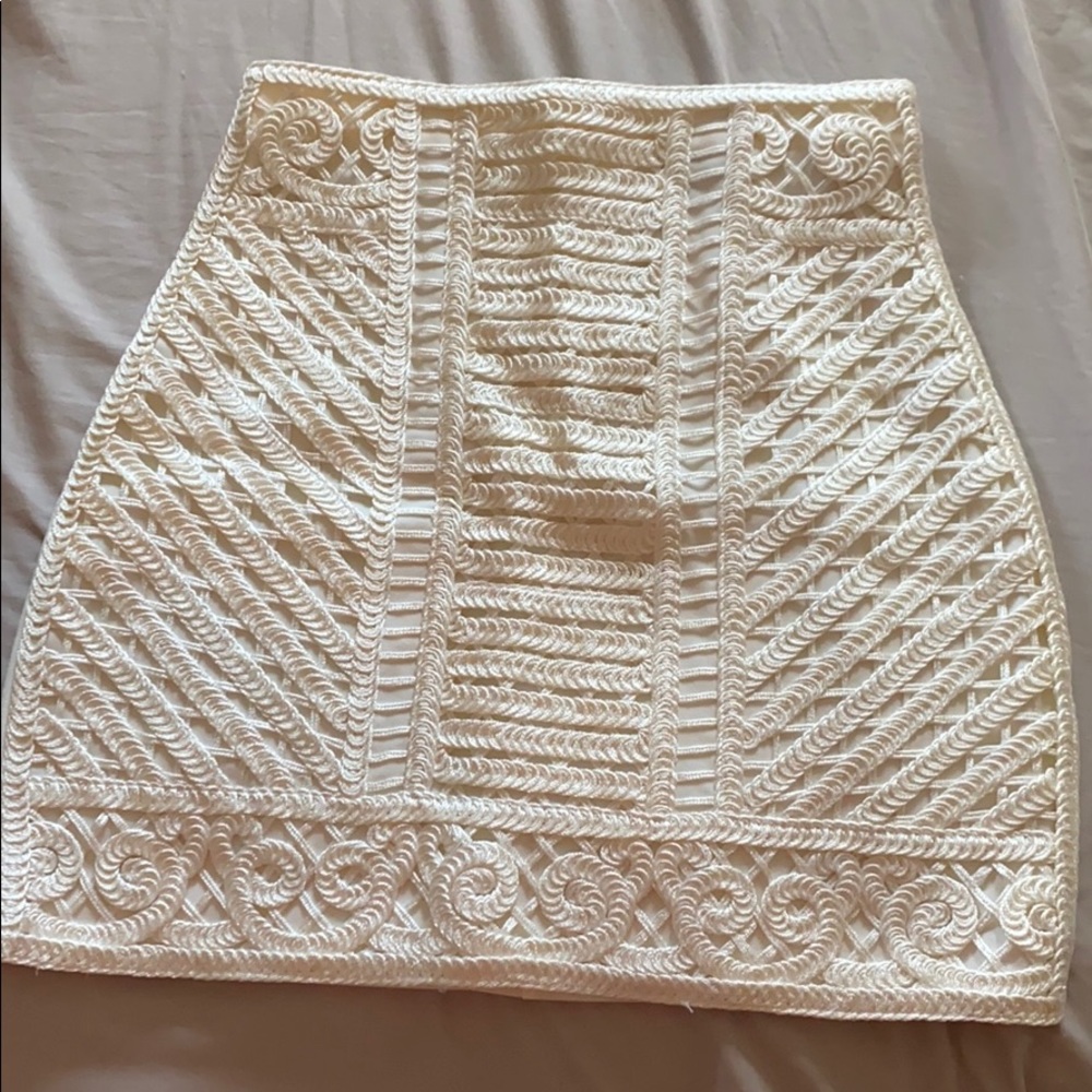Embroidered skirt